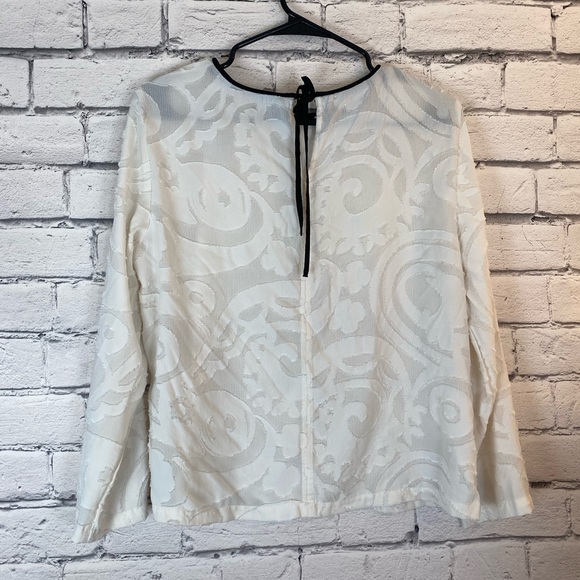 LOFT Cream White Lace Long Sleeved Blouse size Medium - Picture 6 of 7